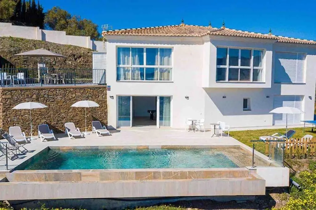 Gran Villa Con Bonitas Vistas Nerja