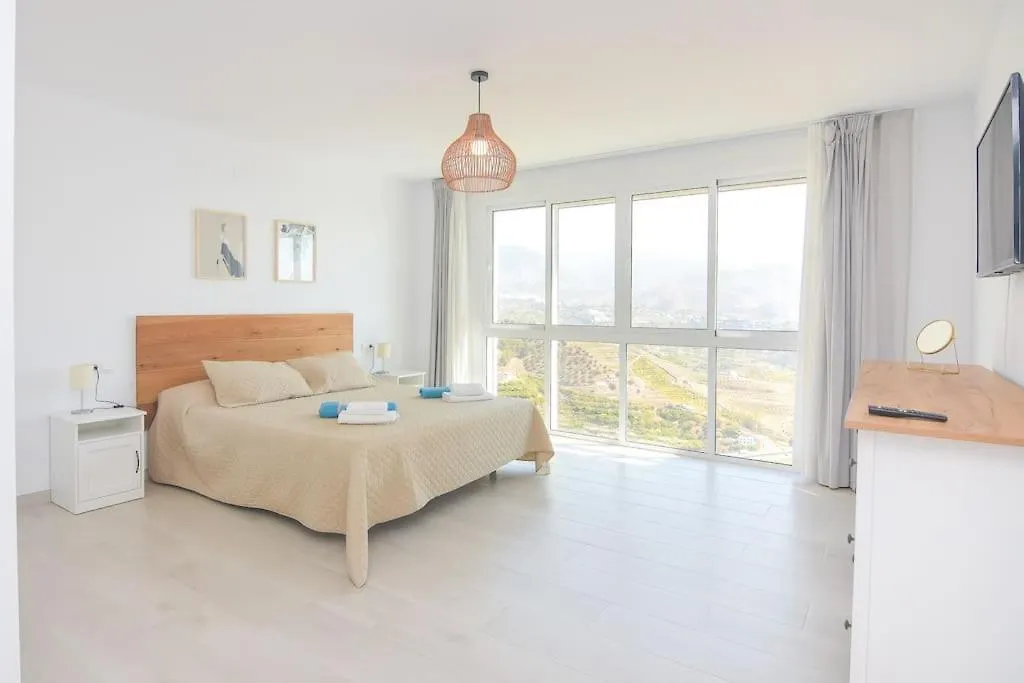 Gran Villa Con Bonitas Vistas Nerja