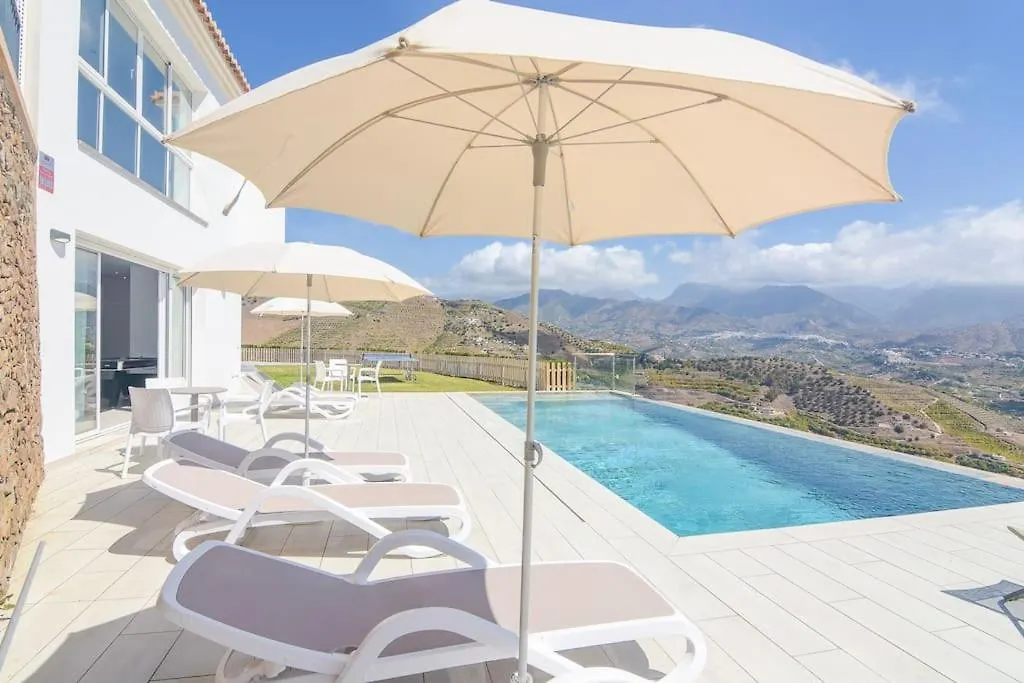 Gran Villa Con Bonitas Vistas Nerja