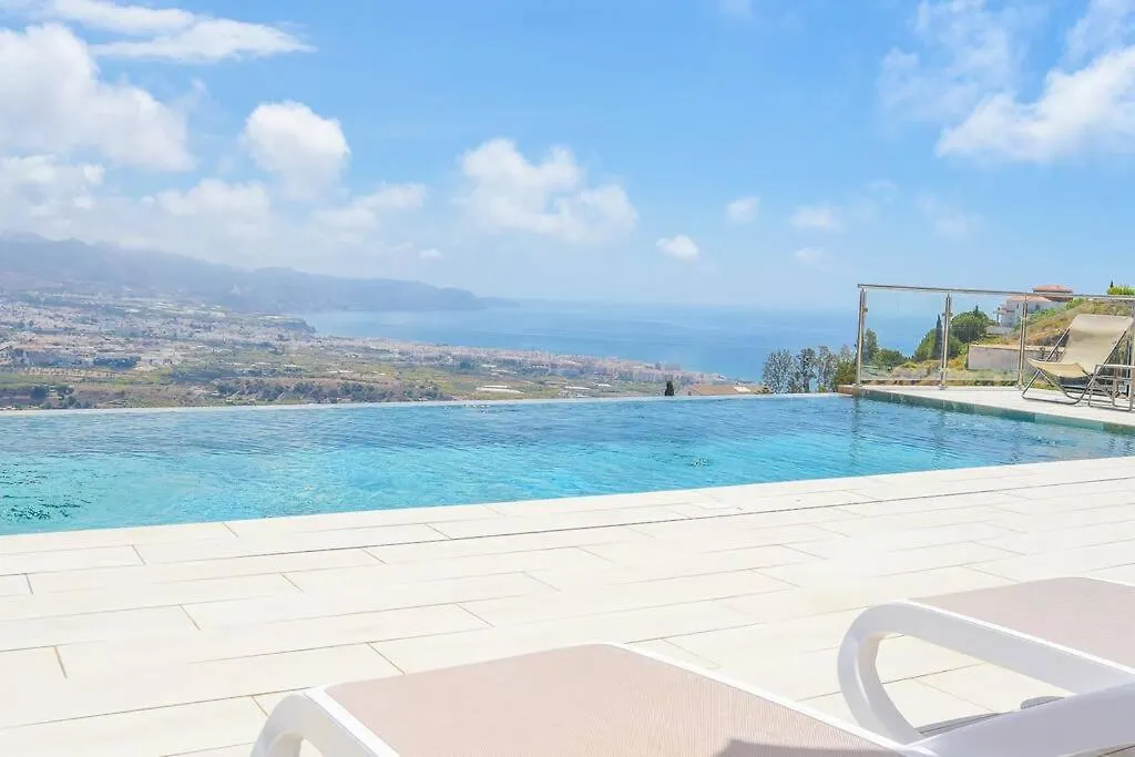 Gran Villa Con Bonitas Vistas Nerja Spanien