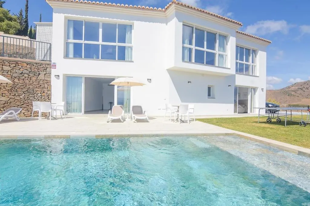Gran Villa Con Bonitas Vistas Nerja