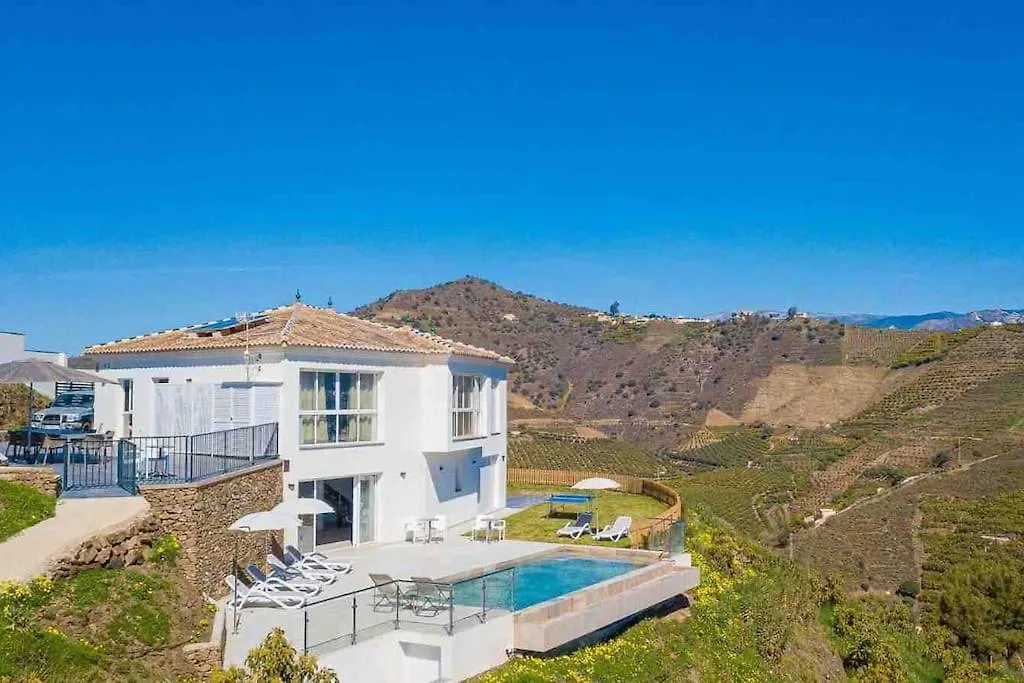 Gran Villa Con Bonitas Vistas Nerja