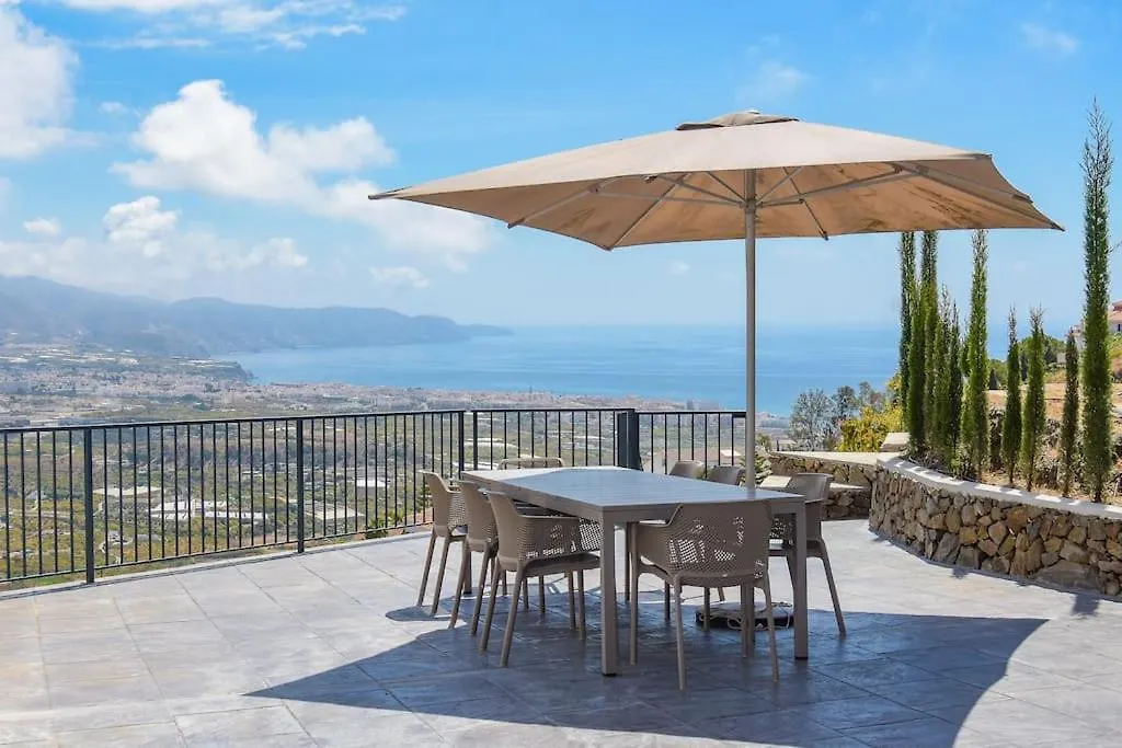 Gran Villa Con Bonitas Vistas Nerja