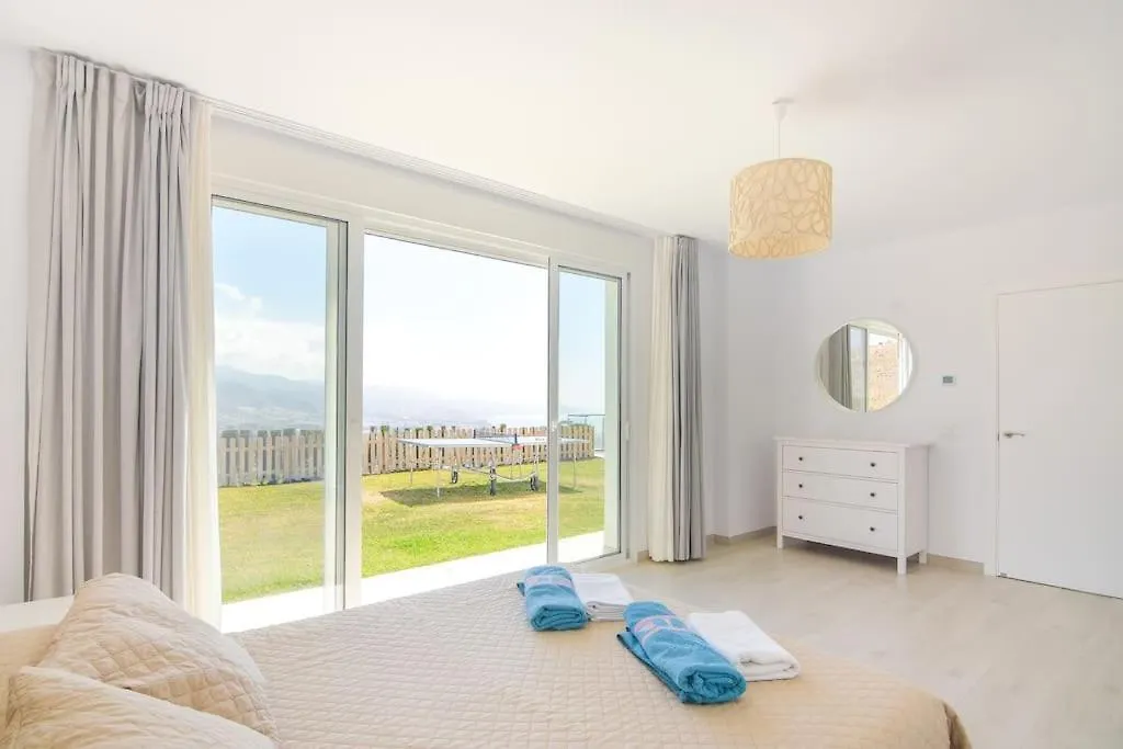 Gran Villa Con Bonitas Vistas Nerja 0*,