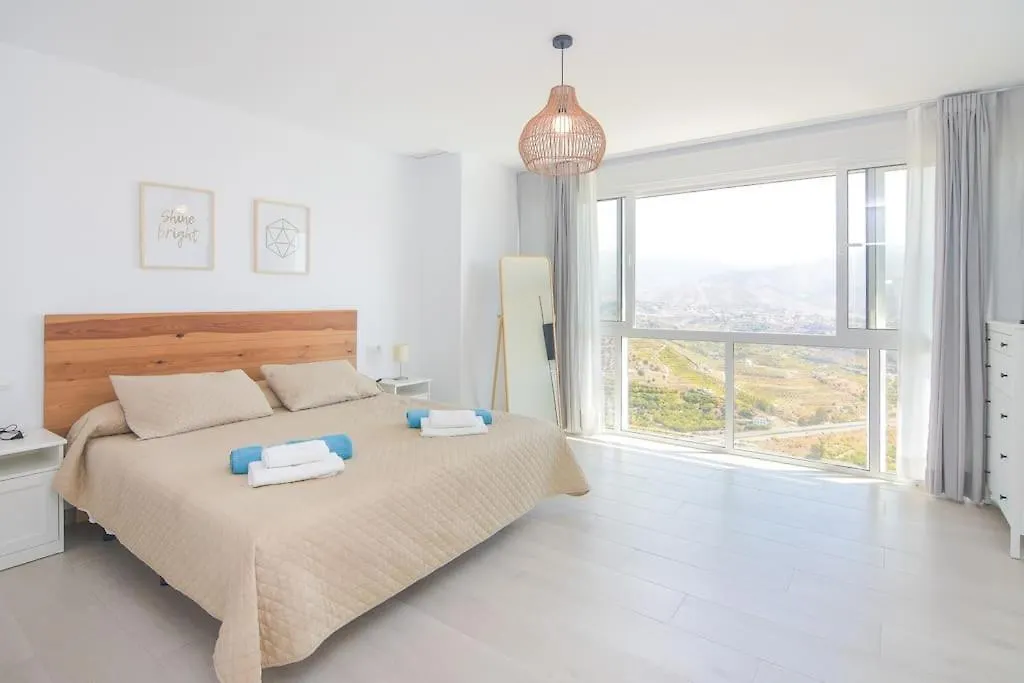 Gran Villa Con Bonitas Vistas Nerja