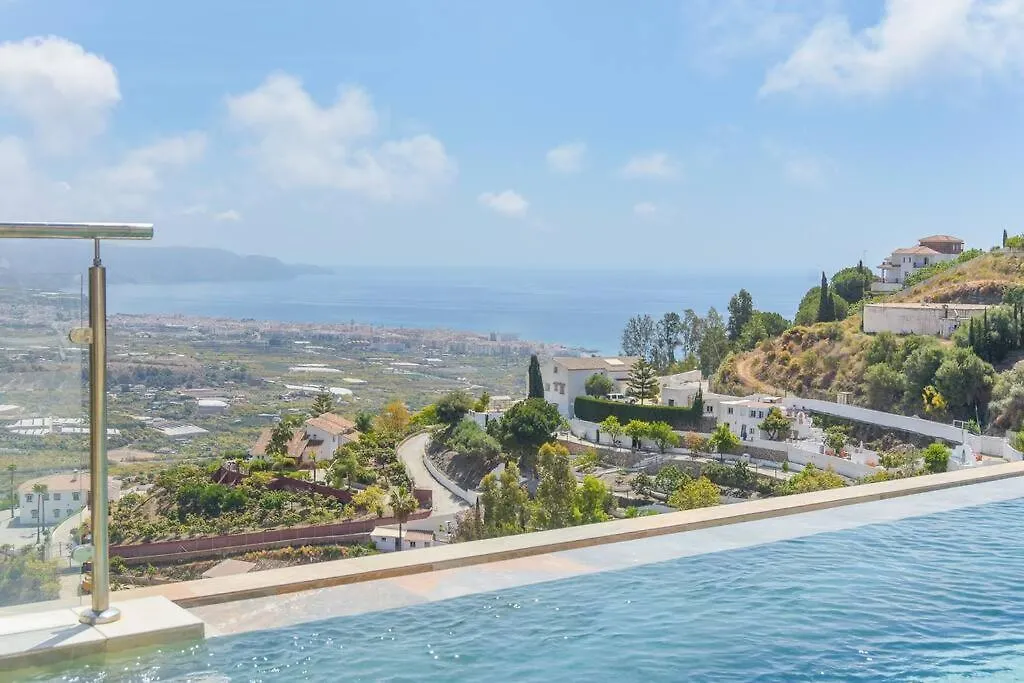Gran Villa Con Bonitas Vistas Nerja 0*,