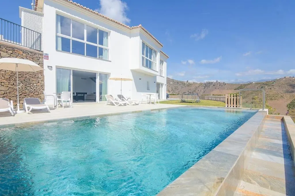 Gran Villa Con Bonitas Vistas Nerja