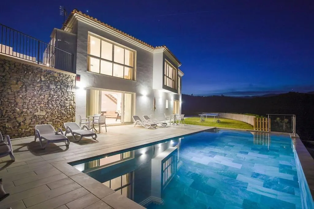 Gran Villa Con Bonitas Vistas Nerja 0*,