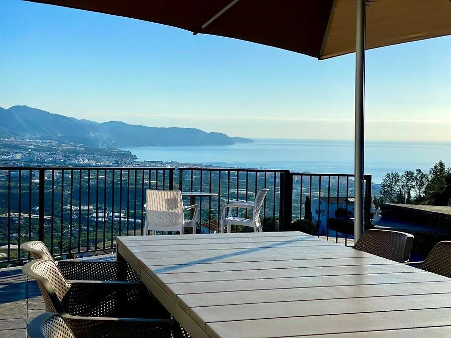 Gran Villa Con Bonitas Vistas Nerja