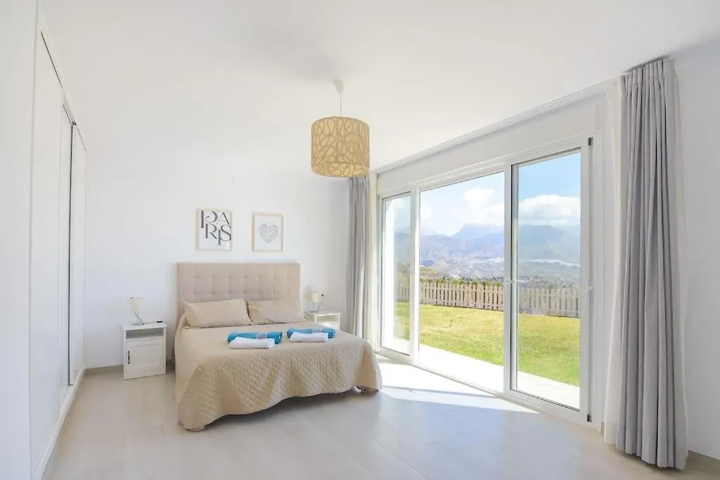 Gran Villa Con Bonitas Vistas Nerja Spain